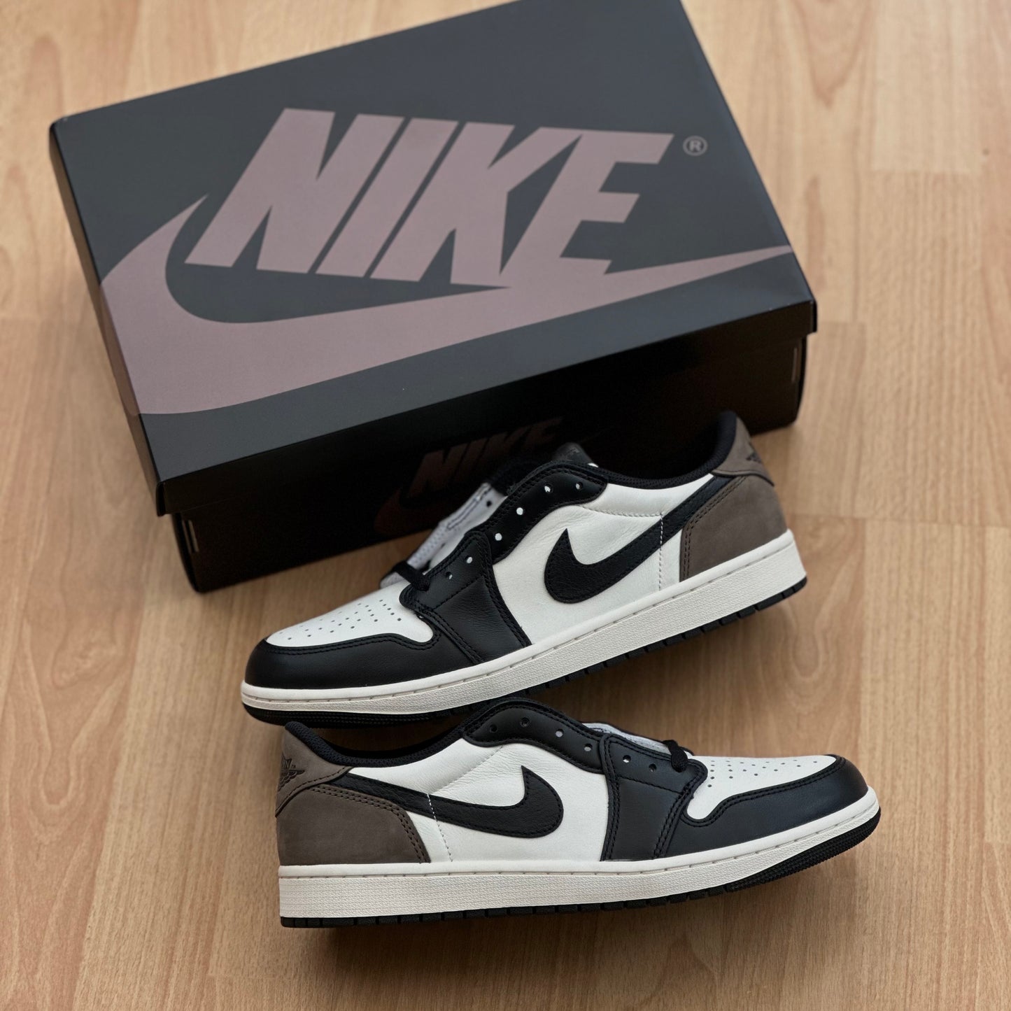 Jordan 1 Retro Low OG Mocha