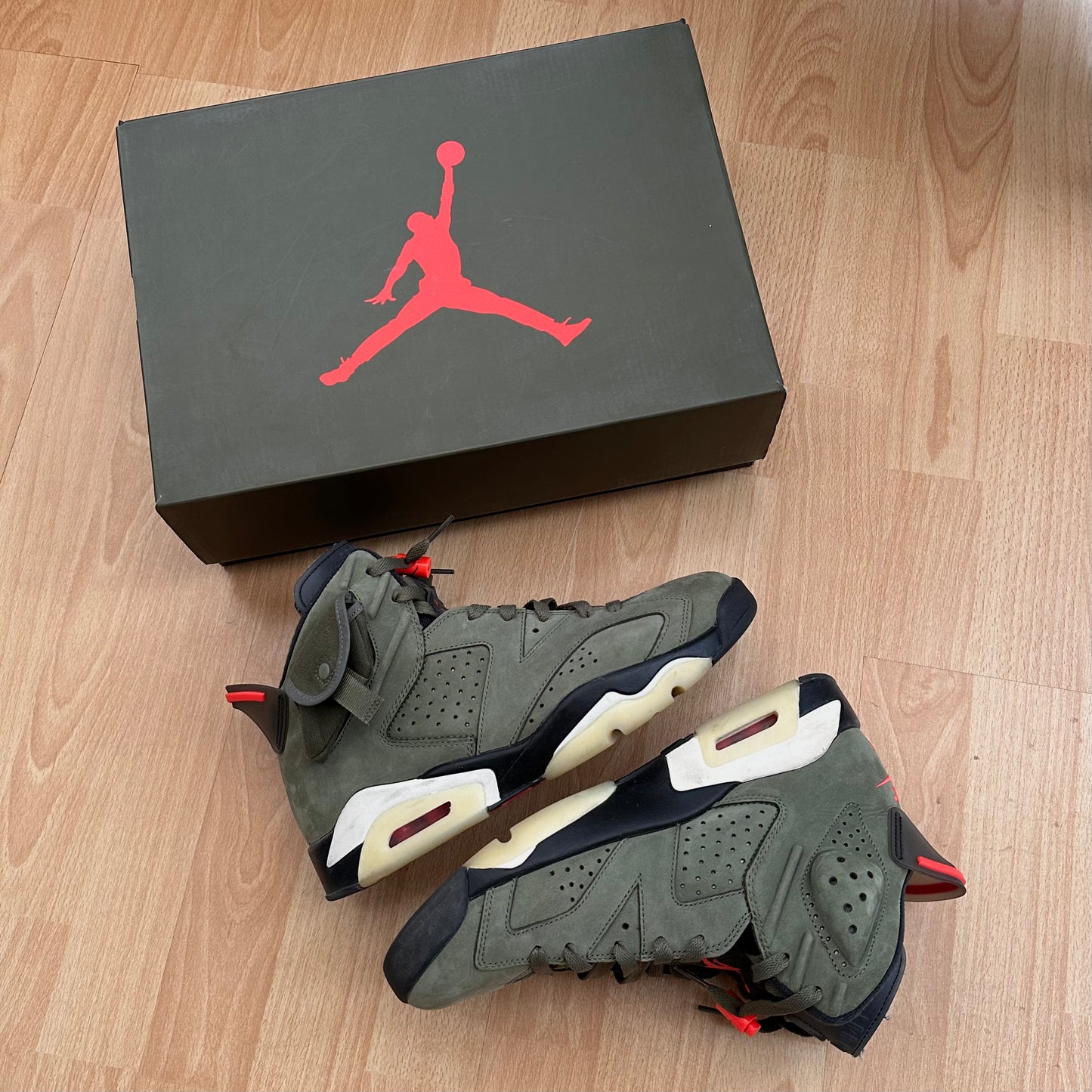 Jordan 6 Retro Travis Scott